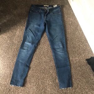 levi’s - blue skinny jeans